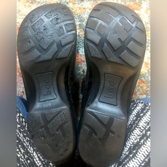 B.O.C. Born Black Gray Faux Leather Croc Reptile Closed Back Clogs Women's 10 - Picture 5 of 6